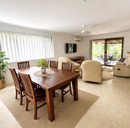 Spacious, Fully Furnished Home - Photo 2