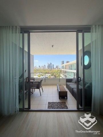 EXCLUSIVE AVILABILITY OF A MONTHLY BROADBEACH RENTAL - Photo 4