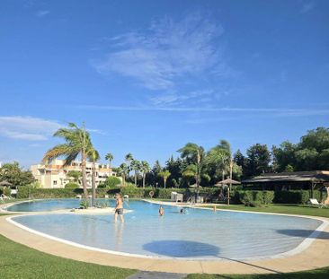 3 bedroom luxury Flat for rent in Estepona, Spain - Photo 3