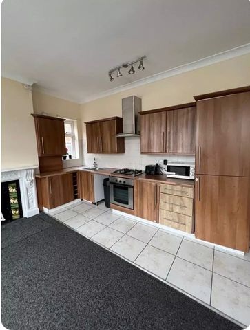 2 Bed Flat, Carholme Road, SE23 - Photo 4