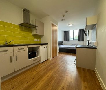Studio to rent - Photo 2