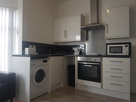 Flat 2 - Photo 5