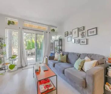 D172 - Contemporary One-Bedroom + Den with Spacious Deck and Parkin... - Photo 1