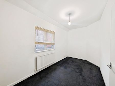 2 Bed End Terrace, Botha Road, E13 - Photo 3