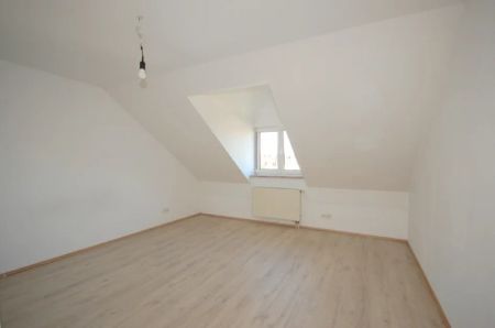 Familienfreundliche 4 Zimmer-Wohnung im 2. Obergeschoss - Foto 2