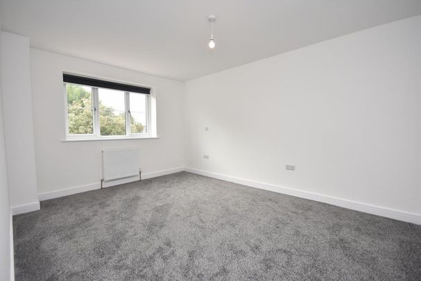 4 bedroom terraced house to rent - Photo 1