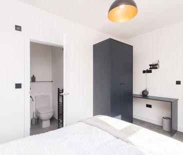 1 bedroom in a house share to rent - Photo 2