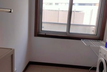 Apartamento T1 luminoso na Rua Henrique de Sousa Reis no Porto