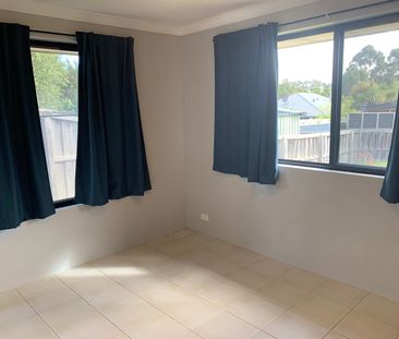 Spacious Family Living Close to Town & Parklands - Photo 5