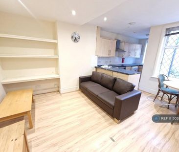 3 bedroom flat to rent - Photo 1