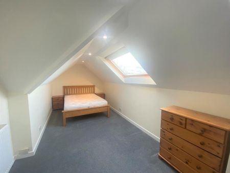 5 bedroom semi-detached house to rent - Photo 3