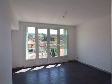 Location Appartement 3 pièces 54 m2 à Apt - Photo 2