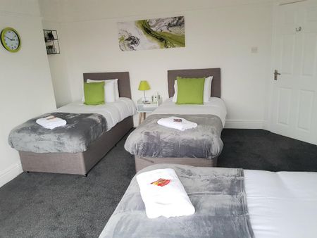 7 bedroom semi-detached house to rent - Photo 4