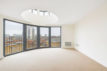 2 bedroom Flat in Providence Place, Berkshire - Photo 2