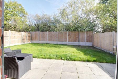 4 bedroom detached house to rent - Photo 4