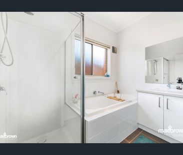 11 Autumn Way, Kilsyth, Vic 3137 - Photo 6