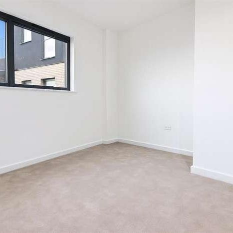 Maybank Road, London, E18 - Photo 1