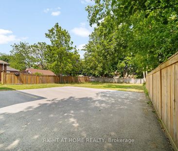 For Lease - 21 Thomson Street Unit# Main floor, Barrie, Ontario - Photo 4