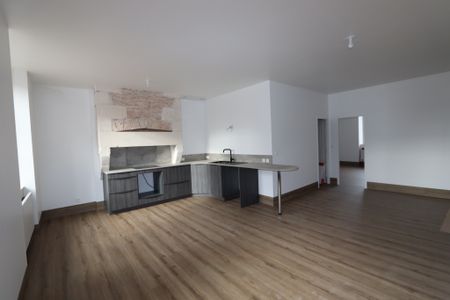 Location Appartement 4 pièces 95m² LA CHARITE SUR LOIRE 58400 - Photo 2