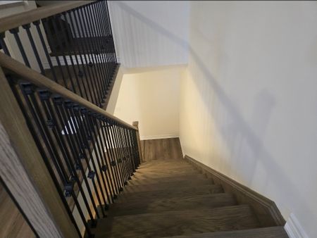 Three bedroom townhouse for rent in Aurora - Photo 2