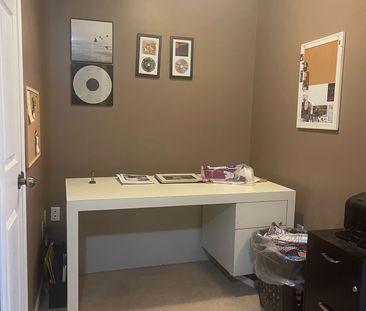 For Lease - 27 Newport Crescent, Hamilton, Ontario - Photo 2