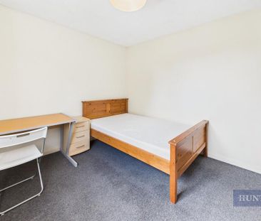 4 bedroom terraced house to rent - Photo 4