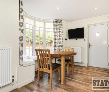 4 bedroom detached house to rent - Photo 4