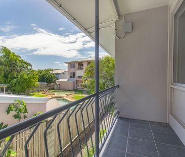 4/63 Cook Street, North Ward - Photo 4