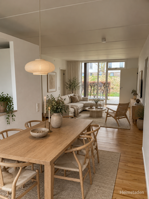 Alt med i hårde hvidevarer, stor altan eller terrasse/have, stort kælderrum, gratis parkering for 1. bil - Foto 1