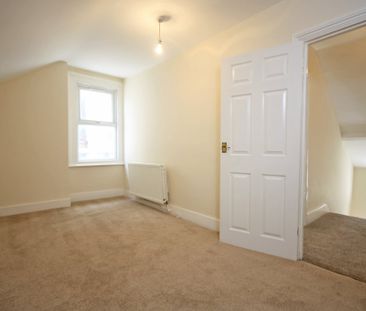 2 Bed Maisonette, Grange Park Road, CR7 - Photo 3