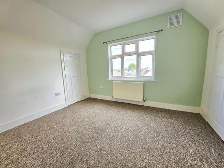 4 bedroom detached bungalow to rent - Photo 4