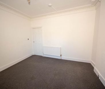 4 bedroom flat to rent - Photo 4