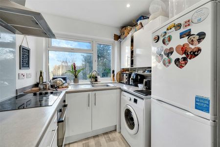 Downbank Avenue, Bexleyheath, Greater London, DA76RT - Photo 5