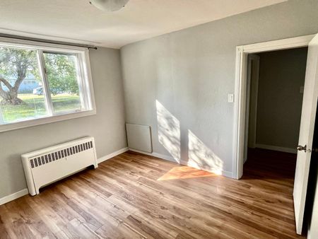 11235 117 Street - Photo 2