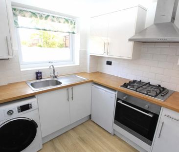 2 bedroom semi-detached house to rent - Photo 6