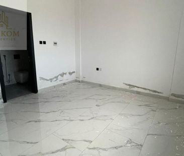 Excellent space and finishes | Near MBZ Road - Photo 3