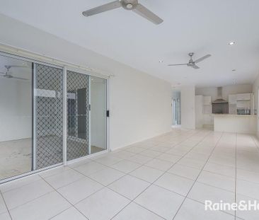 LOW SET FULLY AIR CONDITIONED THREE BEDROOM HOME IN CLINTON! - Photo 2