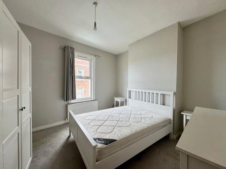 3 bedroom terraced house to rent - Photo 4