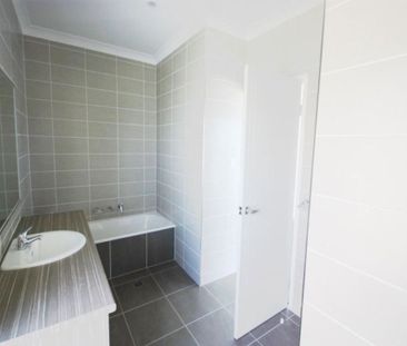 Class and style at your fingertips! - Photo 1