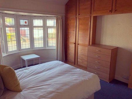 1 bedroom in a house share to rent - Photo 4