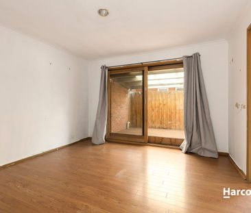 4 Bedrooms - with a studio ** UNDER OFFER ** - Photo 6