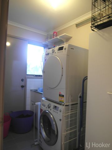 Fantastic Four Bedroom Home - Photo 4