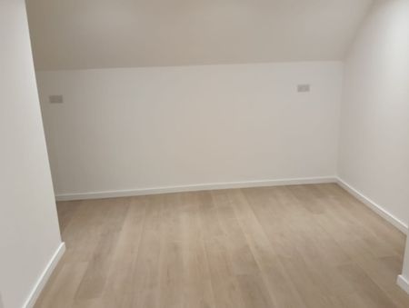 9 Bed Detached House, Kenton Road, HA3 - Photo 3