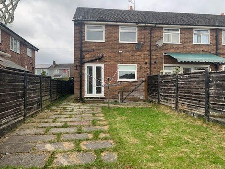 3 bedroom semi-detached house to rent - Photo 3