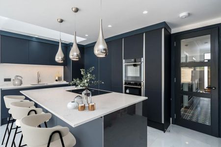 5 bedroom semi-detached house to rent - Photo 3