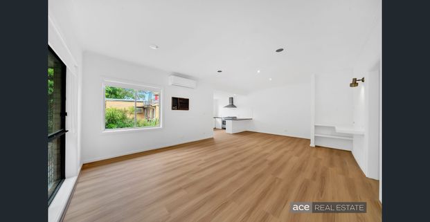 Spacious Contemporary Family Home in Prime Greensborough Location - Photo 1