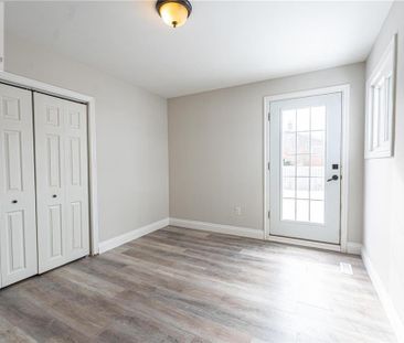 60 BURFIELD Avenue Unit# 1, Hamilton, Ontario, L8T2J9 - Photo 3