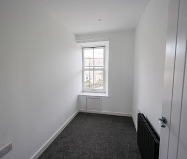 3 bedroom maisonette to rent - Photo 3