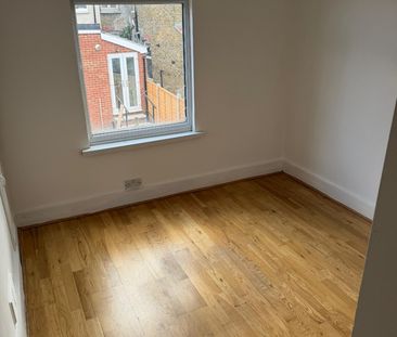 4 Bed Terraced House, Garratt Lane, SW17 - Photo 6