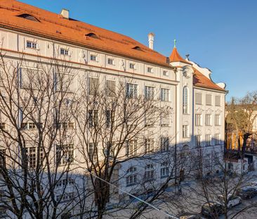 Stilvolle 3-Zimmer Wohnung in Denkmalschutzgebäude - Photo 1